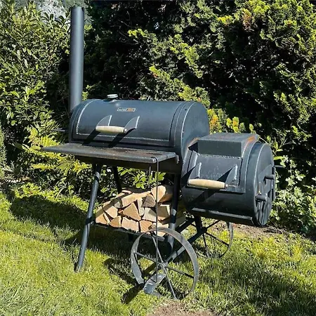 -the Urbanist- Mountainview Parking Garden 3bd Nyaraló *