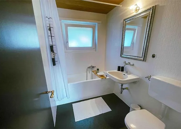 -the Urbanist- Mountainview Parking Garden 3bd * Unterseen