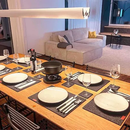 -the Urbanist- Mountainview Parking Garden 3bd بيت للعطل Unterseen
