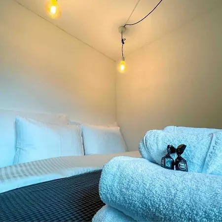 -the Urbanist- Mountainview Parking Garden 3bd