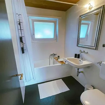 -the Urbanist- Mountainview Parking Garden 3bd * Unterseen